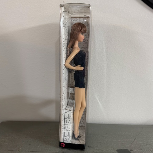 Barbie Basics Black Label Model No. 03 Collection 001 (2009) Little Black Dress - Picture 4 of 7